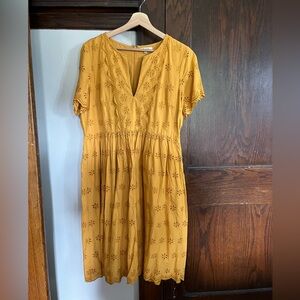 Scalloped Eyelet Midi Dress EUC